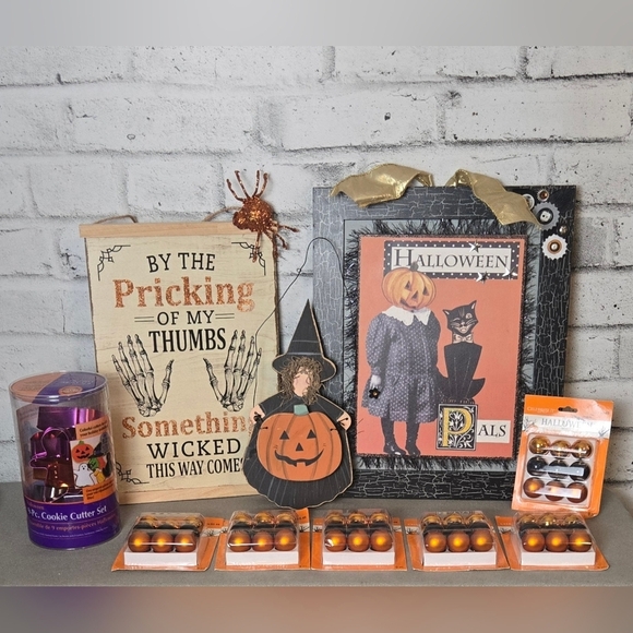 Halloween Décor Bundle Ornaments Signs Cookie Cutters Witch Wall Art Spooky Set - Picture 1 of 15